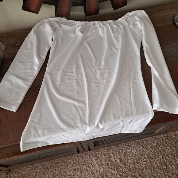 ♥️New boutique slim fit off the shoulder top - Picture 6 of 8